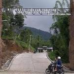 Jalan menuju wisata air panas Padusan yang dinamai Jalan Mustofa Kamal Pasa di Desa Claket ,Pacet. (gunadhi/BangsaOnline)
