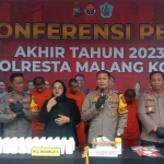 Kapolresta Malang Kota, Kombes Pol Budi Hermanto, saat konferensi pers akhir tahun.