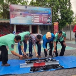 Pemusnahan barang bukti hasil sidak selama 7 bulan yang dilakukan Kanwil Kemenkumham Jatim.