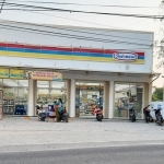 Salah satu toko modern di Desa Kesamben, Kecamatan Plumpang, Kabupaten Tuban.