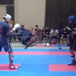 Dua atlet Kickboxing saat sedang bertanding. Foto: Ist