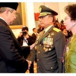 Inilah foto Jenderal Moeldoko saat dilantik Presiden Susilo Bambang Yudhoyono (SBY) sebagai Panglimat TNI yang diunggah Jansen Sitindaon di akun twitter pribadinya. foto: twitter.