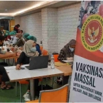 Tempat vaksinasi massal di Kediri Mall siap menyambut masyarakat yang belum divaksin booster. Foto: Ist.