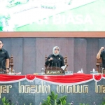 Pj Gubernur Jatim, Adhy Karyono, saat menghadiri rapat paripurna dengan pembahasan LKPJ 2023.