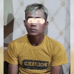 AK (23) pelaku pencurian laptop di Dukuh Bungkal Sambikerep, Surabaya.