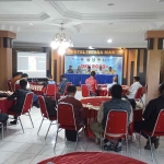 Para peserta OKK bersama PWI Jatim dalam meningkatkan kualitas dan keprofesian wartawan di Sarangan.