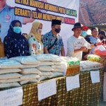 Pasar Murah Lapas Kelas IIA Pamekasan yang digelar di Jalan Kabupaten diserbu masyarakat.