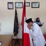 Seorang narapidana kasus terorisme di Lapas Ngawi, Arif Murtopo, saat berikrar setia kepada Negara Kesatuan Republik Indonesia.