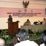 ?

Sekdaprov Ahmad Sukardi menyampaikan paparan seputar Samsat. Foto:nisa/BANGSAONLINE