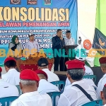 Ketua DPD NasDem Kabupaten Mojokerto, Suwandy Firdaus, saat memberi sambutan. Foto: ROCHMAT SAIFUL ARIS/BANGSAONLINE