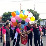 Pembukaan POR HBA ke-63 ditandai dengan pelepasan balon udara oleh Plh. Kajari Kabupaten Kediri. 