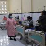 Pasien demam berdarah dengue di RSUD Jombang.
