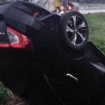 Kondisi mobil Honda Civic W-9-AP yang ditumpangi Wakil Ketua DPRD Gresik usai mengalami kecelakaan di Tol Sragen. Foto: Ist.