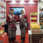 Stan pameran Kabupaten Kediri yang diisi lima produk andalan kabupaten Kediri. Foto: Ist.