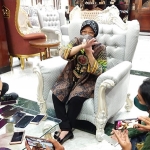 Wali Kota Risma saat jumpa pers di Rumah Dinas Wali Kota Surabaya, Jalan Sedap Malam Surabaya, Jumat (28/8/2020). (foto: YUDI A/ BANGSAONLINE)