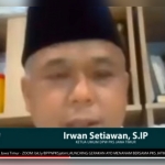 Ketua Umum DPW PKS Jatim, Irwan Setiawan melaunching "Gerakan Ayo Menanam" secara online via zoom. foto: ist.