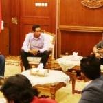 Gubernur Jatim Soekarwo menemui BEM Nusantara. foto:nisa/BANGSAONLINE