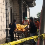 Mayat korban saat dievakuasi ke Rumah Sakit Bhayangkara Pusdik Gasum Porong Sidoarjo untuk keperluan visum.