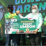 Para pemenang yang mendapat hadiah umrah dari Bank Jatim.