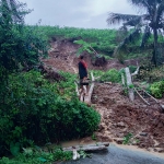 Tanah Longsor di Kecamatan Bendungan. foto: HERMAN/ BANGSAONLINE