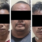 3 tersangka judi domino yang ditangkap petugas dari Polsek Asemrowo, Surabaya.