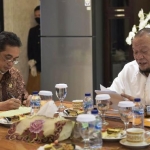 Ketua DPD RI AA LaNyalla Mahmud Mattalitti dalam rapat kerja dengan Menteri Perdagangan RI Agus Suparmanto, di rumah dinas Ketua DPD RI di Jalan Denpasar Raya, Jakarta, Kamis (18/6/2020) petang.