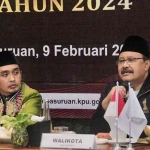 Wali Kota Pasuruan Saifullah Yusuf didampingi Wakil Wali Kota Adi Wibowo saat memimpin rakor coklit.