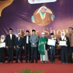 Syekh Rasyid didatangkan oleh Lembaga Nurul Fikri Sidoarjo untuk memberikan motivasi bagi anak didiknya yang sedang berjuang menghafal Al-Qur