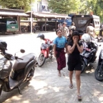 Tiga penjaja seks yang beroperasi di siang hari berhasil diamankan Satpol PP Kabupaten Pasuruan. 