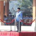 Apel yang dipimpin Bupati Rijanto dihadiri seluruh ASN di lingkup Pemkab Blitar, Wakil Bupati Marhaenis Urip Widodo, dan Kepala BNN Kabupaten Blitar AKBP Agustianto.