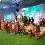 Dalam pembukaan MTQ XXIX Jawa Timur juga menampilkan Parade Batik Pamekasan untuk Indonesia.
