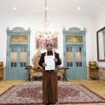 Kapolres Tuban, AKBP Suryono saat mendapatkan gelar kebangsawanan dari Keraton Surakarta.