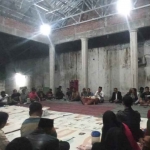 Suasana pertemuan di Balai Desa Gempol, Kabupaten Pasuruan.