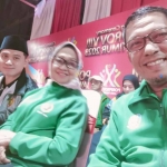 Anggota DPRD Jatim dari Fraksi NasDem, Suwandy Firdaus, bersama Bupati Jombang dan Wakil Bupati Mojokerto saat hadir di penutupan Porprov Jatim 2023.