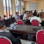 Suasana hearing Komisi III DPRD Kabupaten Mojokerto dengan warga Desa Sadar Tengah.
