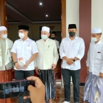 Dari kiri: KH. Anwar Iskandar, KH. Kafabihi Mahrus, Menkes Budi Gunadi Sadikin, KH. Anwar Mansur, Wali Kota Kediri Abdullah Abu Bakar, Gus Muid, dan Gus An