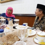 Anggota Komisi III DPR RI, Bambang DH bersilaturahmi ke Gubernur Jatim, Khofifah Indar Parawansa di Gedung Negara Grahadi, belum lama ini. foto: ist.