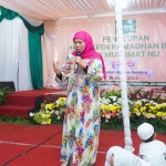 Ketua Umum PP Muslimat NU, Khofifah Indar Parawansa, saat menutup Pesantren Ramadan Balita Muslimat NU se-Indonesia di Jakarta.