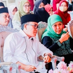 Gubernur Jawa timur Khofifah Indar parawansa bersama Bupati Pamekasan H Baddrut Tamam saat berkunjung ke Pamekasan.
