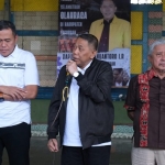 Udik Djanuantoro didampingi Kadispora dan Ketua KONI Kabupaten Pasuruan ketika membuka turnamen futsal.