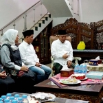 Kiai Asep dan Gus Barra saat menerima kunjungan Ketua Umum PKB, Muhaimin Iskandar, bersama rombongan.