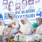Gubernur Khofifah saat menghadiri Haul ke-44 KH Bisri Syansuri di Jombang.