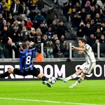 Pemain Juventus  Nicolo Fagioli mencetak gol ke gawang Inter dalam laga Derby d’Italia 