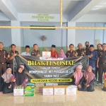Kejaksaan Negeri Nganjuk saat menggelar bakti sosial ke Panti Asuhan Aisyiyah dalam rangka memperingati HUT ke-72 Persatuan Jaksa Indonesia.