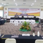 Rekapitulasi hasil penghitungan suara (tungra) Pemilihan Wali Kota dan Wakil Wali Kota (Pilwali) yang digelar KPU Surabaya di Singgasana Hotel.