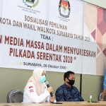 Nafilah Astri Swarist, Komisioner KPU Surabaya didampingi Ketua PWI Jatim Ainur Rohim dan Ketua Mappilu Jatim Machmud Suhermono di gedung PWI Jatim, Senin (26/10/2020).