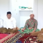 Ra Imam-Ra Mondir saat menggelar silaturahmi di Desa Banyior, Dusun Banyior, Senin (28/05/2018).