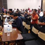 Rapat pleno terbuka rekapitulasi penghitungan suara pemilu tingkat kabupaten di Hotel Aston, Kabupaten Jember.