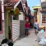 Rumah warga di Tambakboyo, Kabupaten Tuban ditembok gara-gara perselisihan.