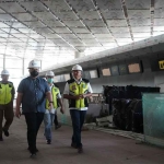Bupati Kediri, Hanindhito Himawan Pramana, saat mengecek progres Pembangunan Bandara Internasional Dhoho. Foto: Ist 